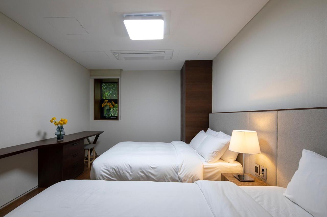 Velum Resort Seogwipo Eksteriør billede