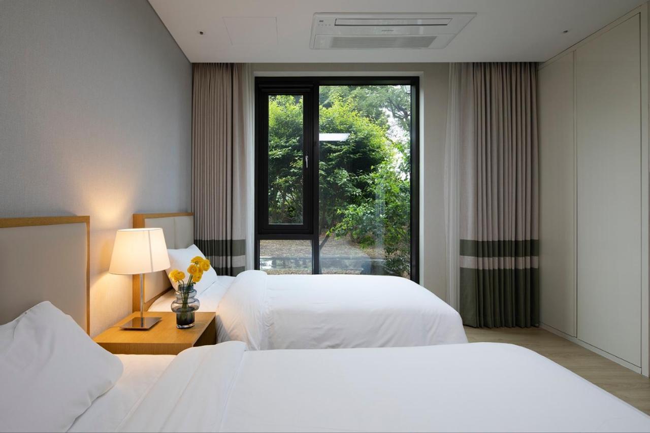 Velum Resort Seogwipo Eksteriør billede