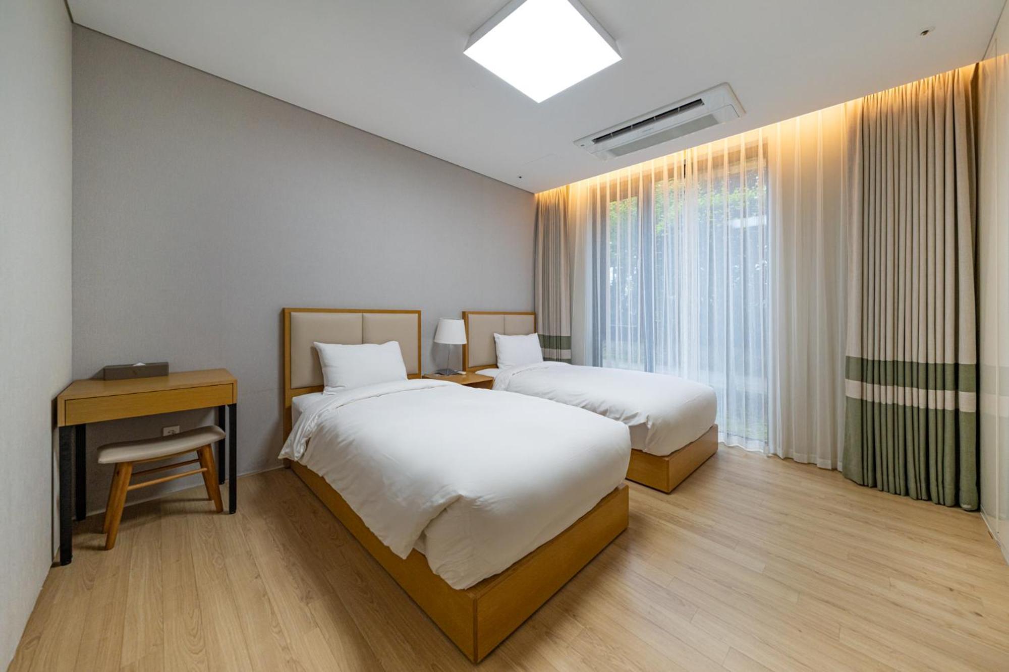 Velum Resort Seogwipo Eksteriør billede