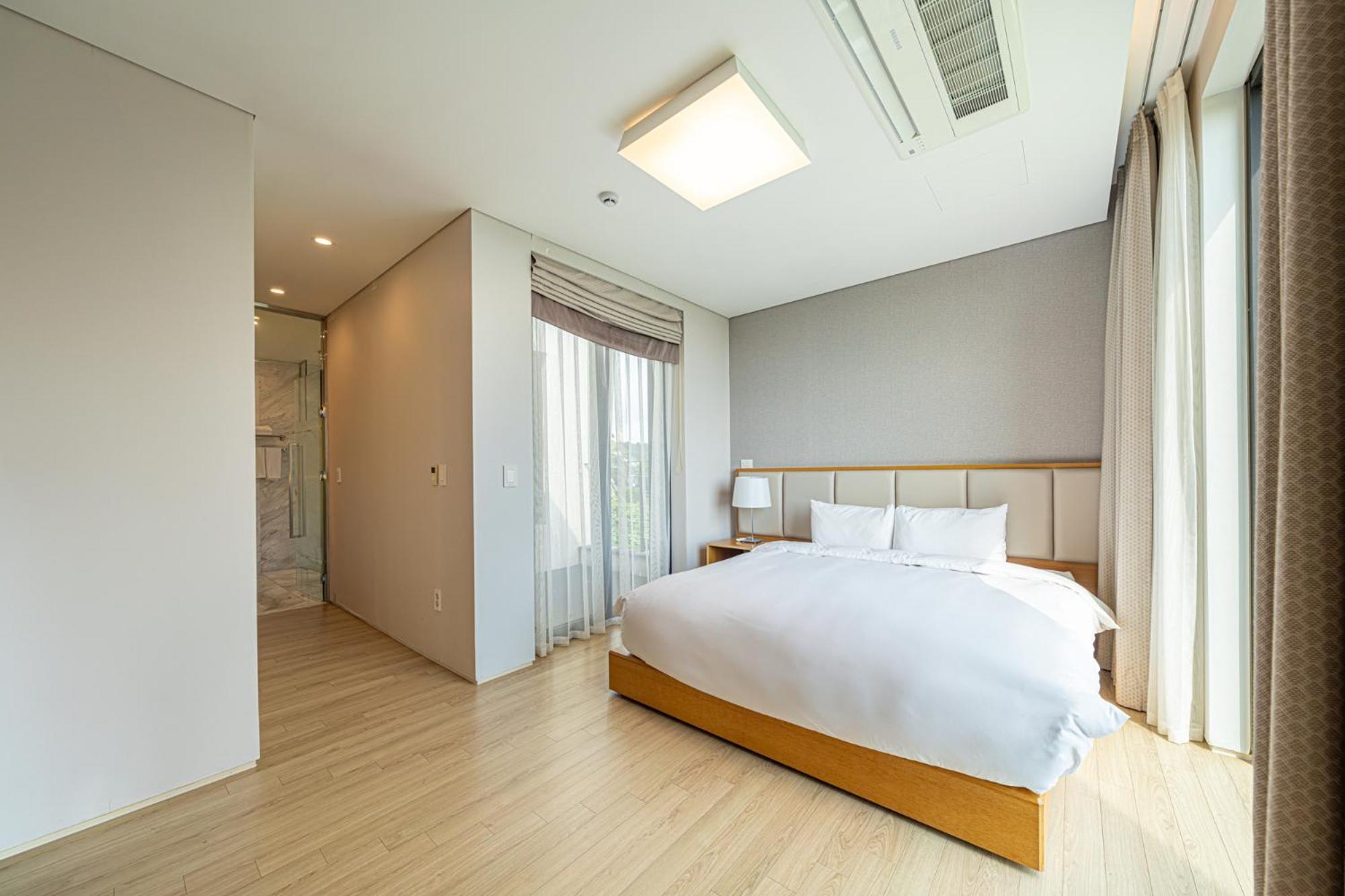Velum Resort Seogwipo Eksteriør billede