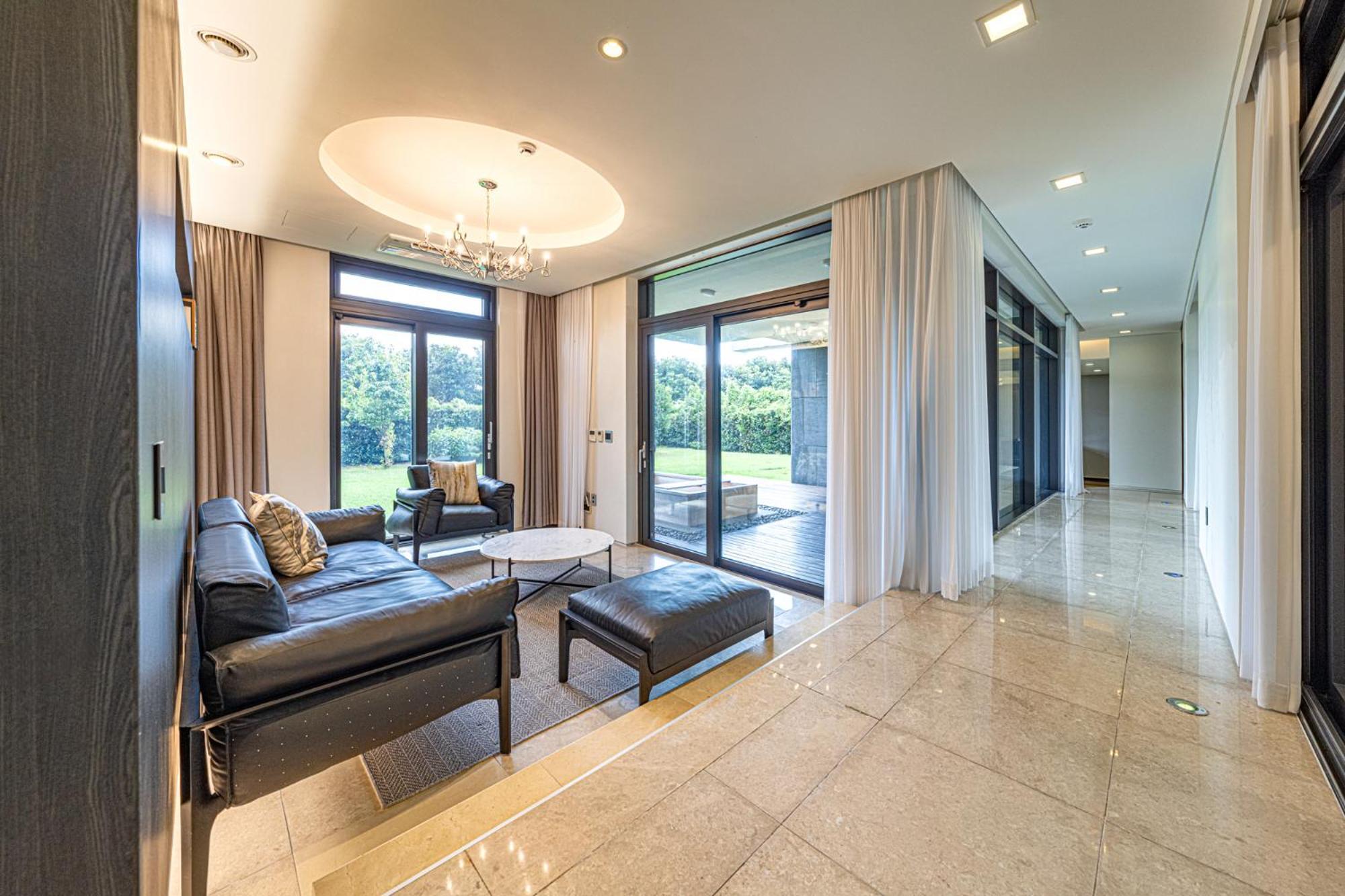 Velum Resort Seogwipo Eksteriør billede