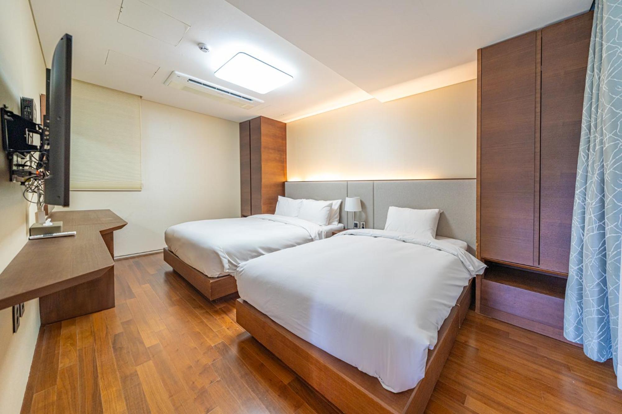 Velum Resort Seogwipo Eksteriør billede