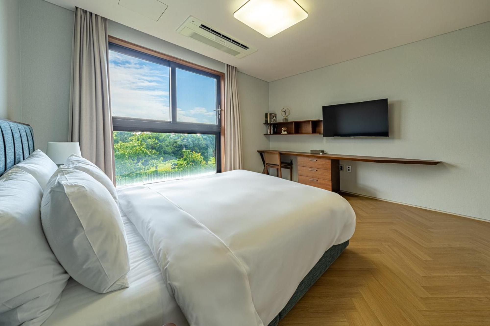 Velum Resort Seogwipo Eksteriør billede
